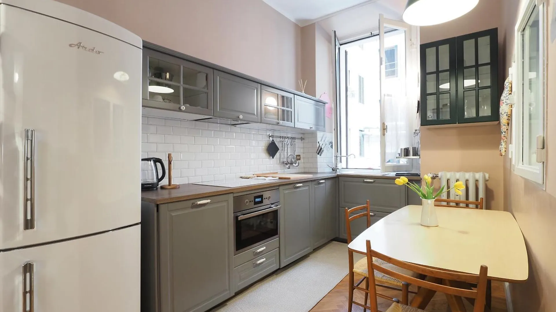 Ferienwohnung Primopiano - Piazza Napoli Mailand Apartment